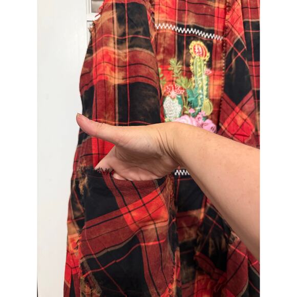 Savannah Jane duster vest southwestern grunge embroidered raw edges M NWOT - Picture 4 of 11